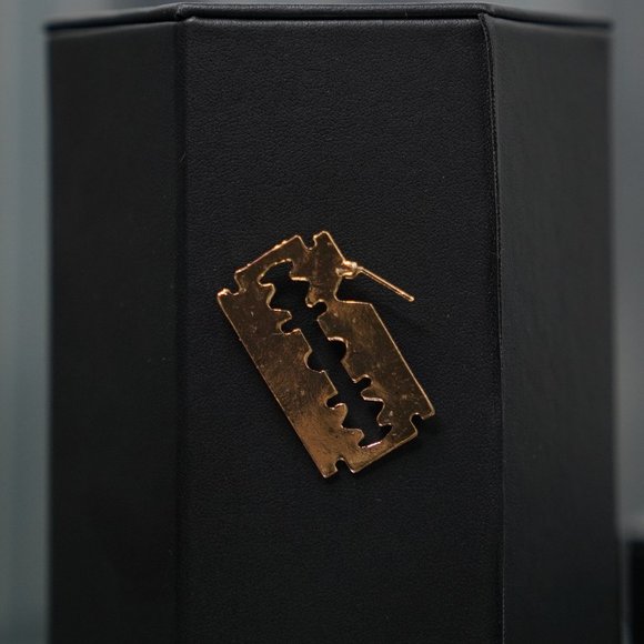 Gold Blade Earring - Picture 1 of 3